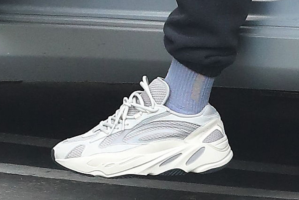 yeezy 700 f1